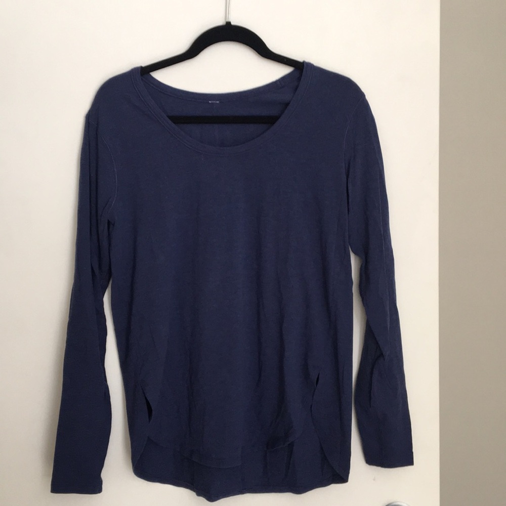 Lululemon Navy cotton lot sleeve